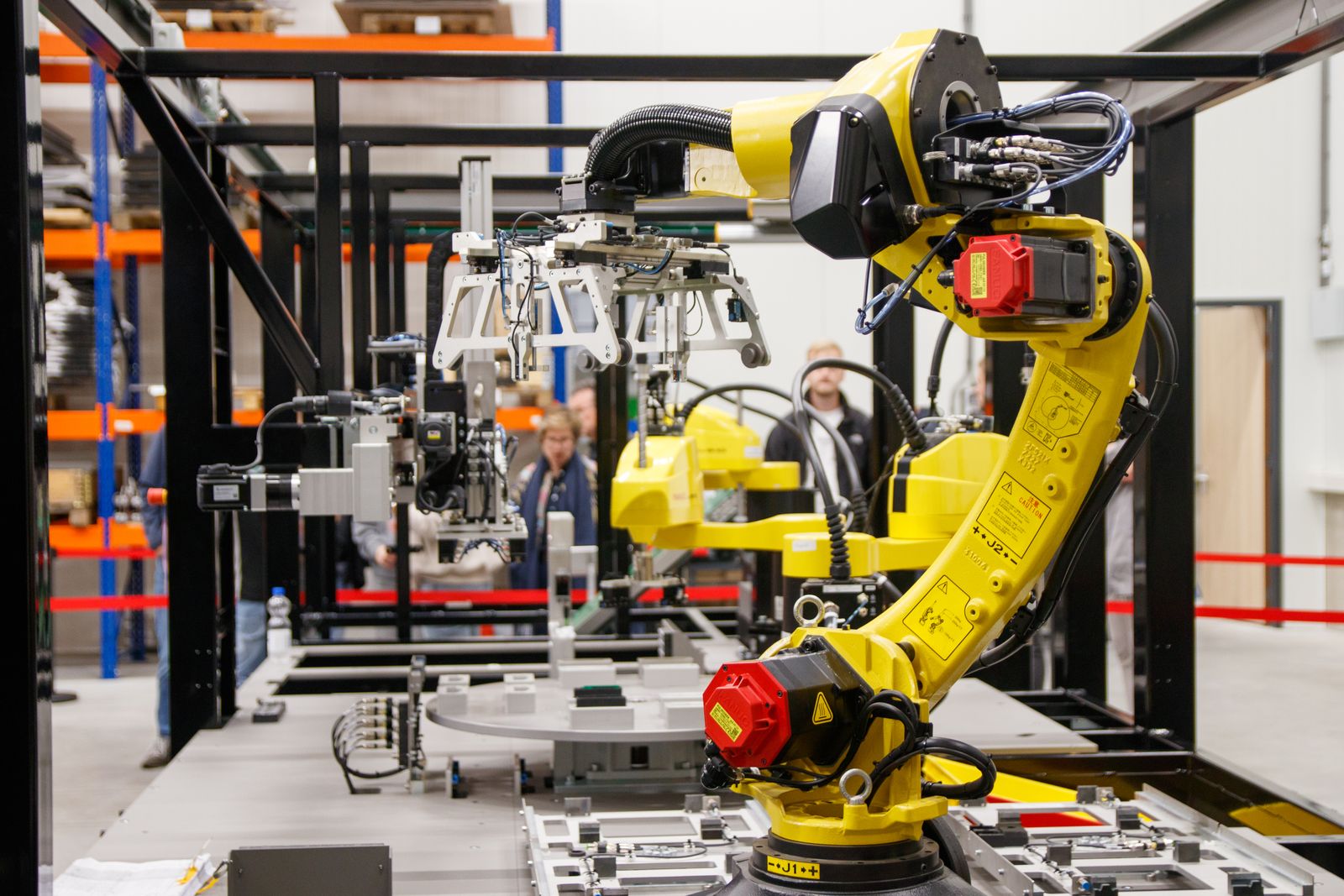 Automated production equipment at ZOOSHEN